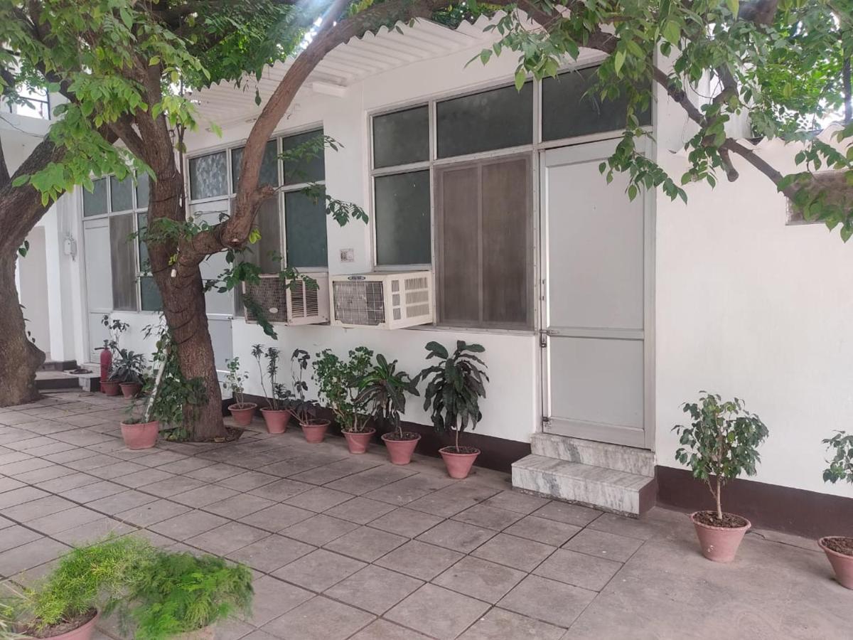 Vatika Homestay Varanasi Eksteriør billede